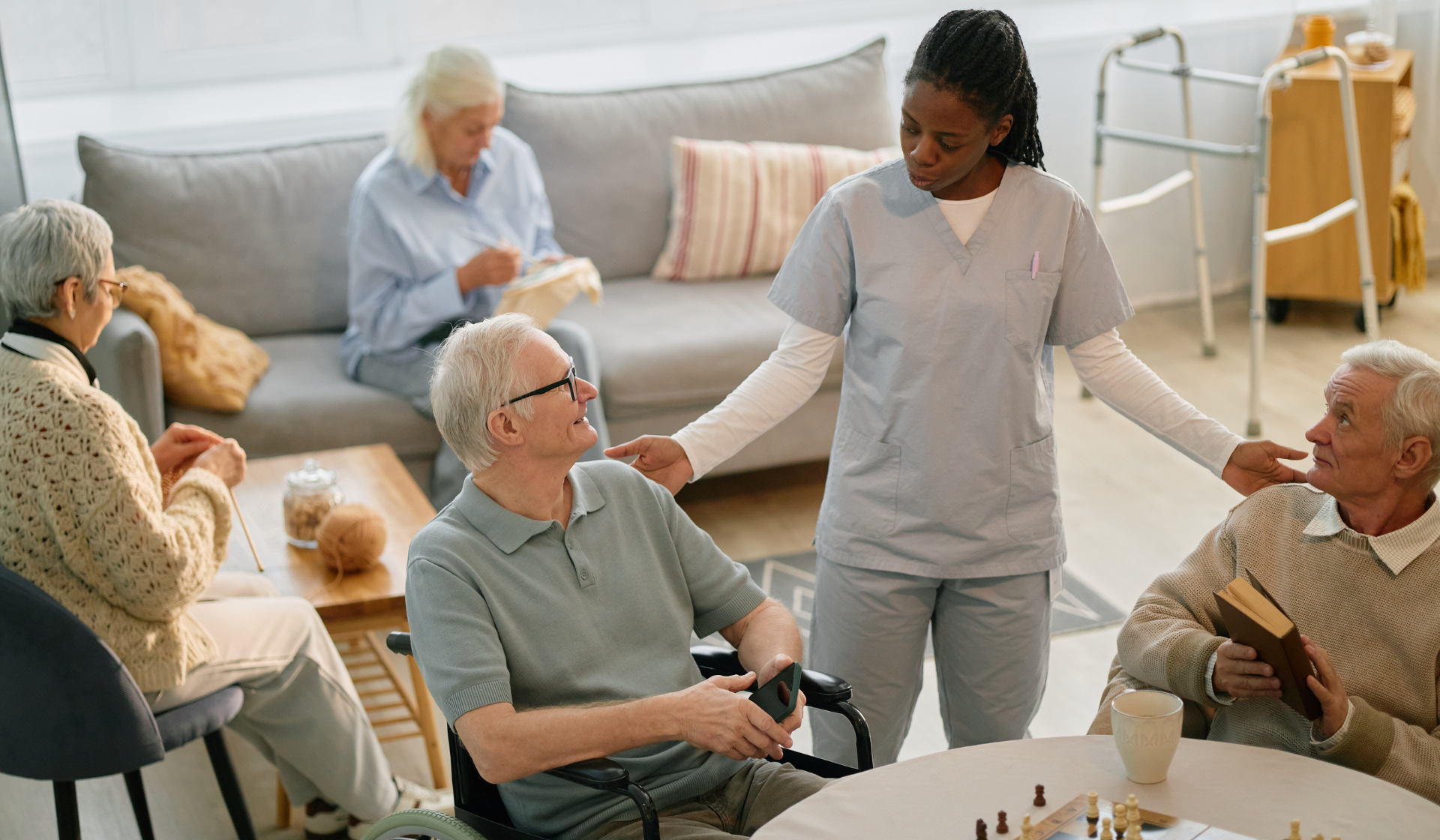 Independent Living vs Assisted Living in Houston, TX: Choosing the Right Lifestyle and Level of Support